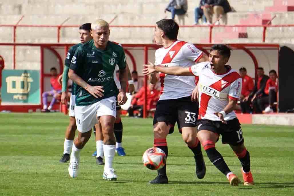 Jugadores de Always Ready y Real Tomayapo.