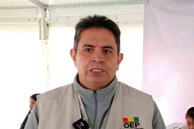 Fernando Arteaga, secretario de Cámara del TSE