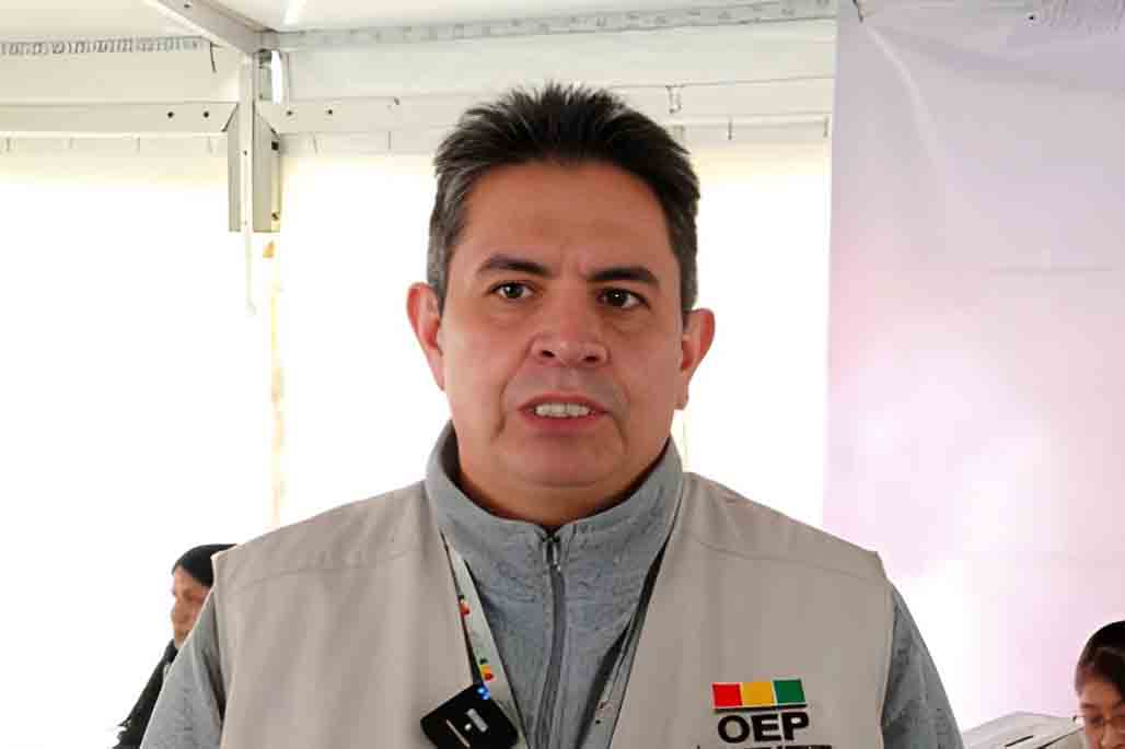 Fernando Arteaga, secretario de Cámara del TSE