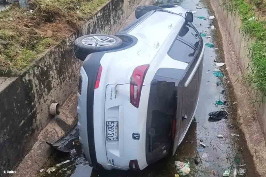 Vagoneta en el canal