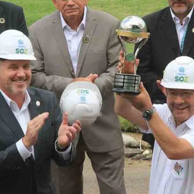 inspección al estadio Tahuichi