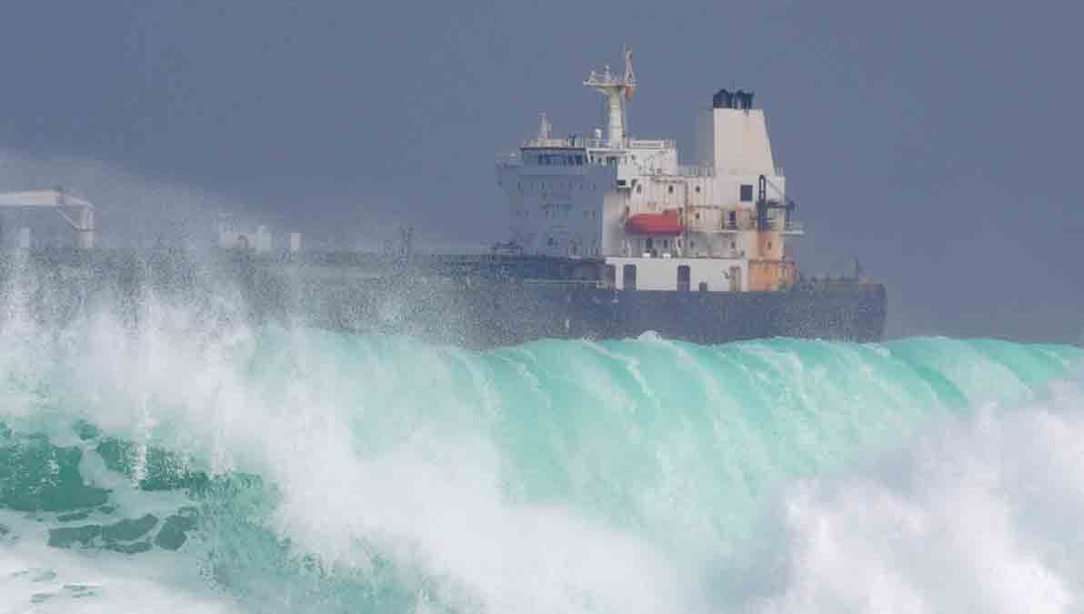 oleaje en el puerto de Arica