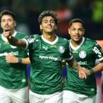 jugadores de Palmeiras celebran la victoria ante Bolívar