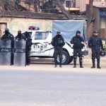 Policías en Parotani.