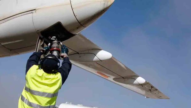 carga de combustible de aviación