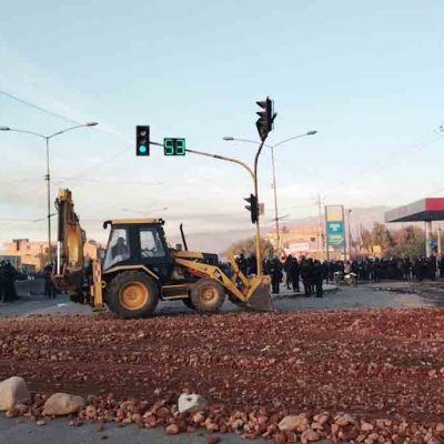 policía despeja bloqueo en Sipe Sipe