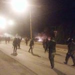 policías y bloqueadores evistas se enfrentan
