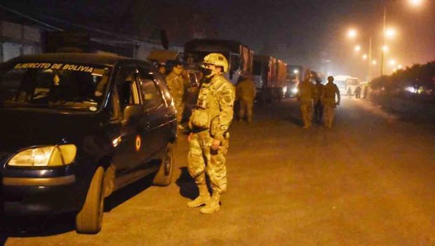 militares en desbloqueo de vías