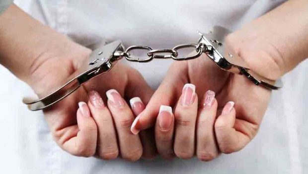 mujer detenida