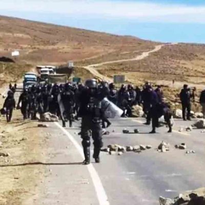 policías