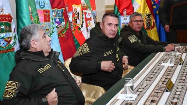 Policías