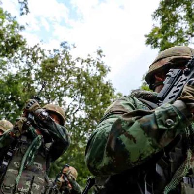 soldados tailandeses