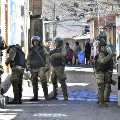 militares en Llallagua