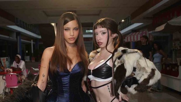 Emilia y Six Sex