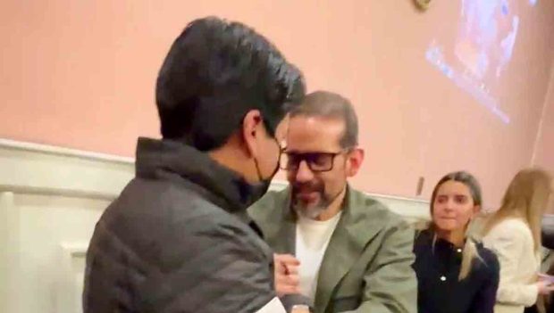 Camacho habla con Pumari