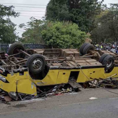 vuelca bus en Kenia