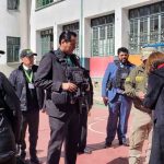 autoridades de la Fiscalía en el allanamiento