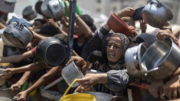 pobladores en Gaza reclaman por alimentos