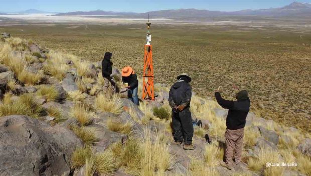 Bolivia y Chile hacen mantenimiento hitos