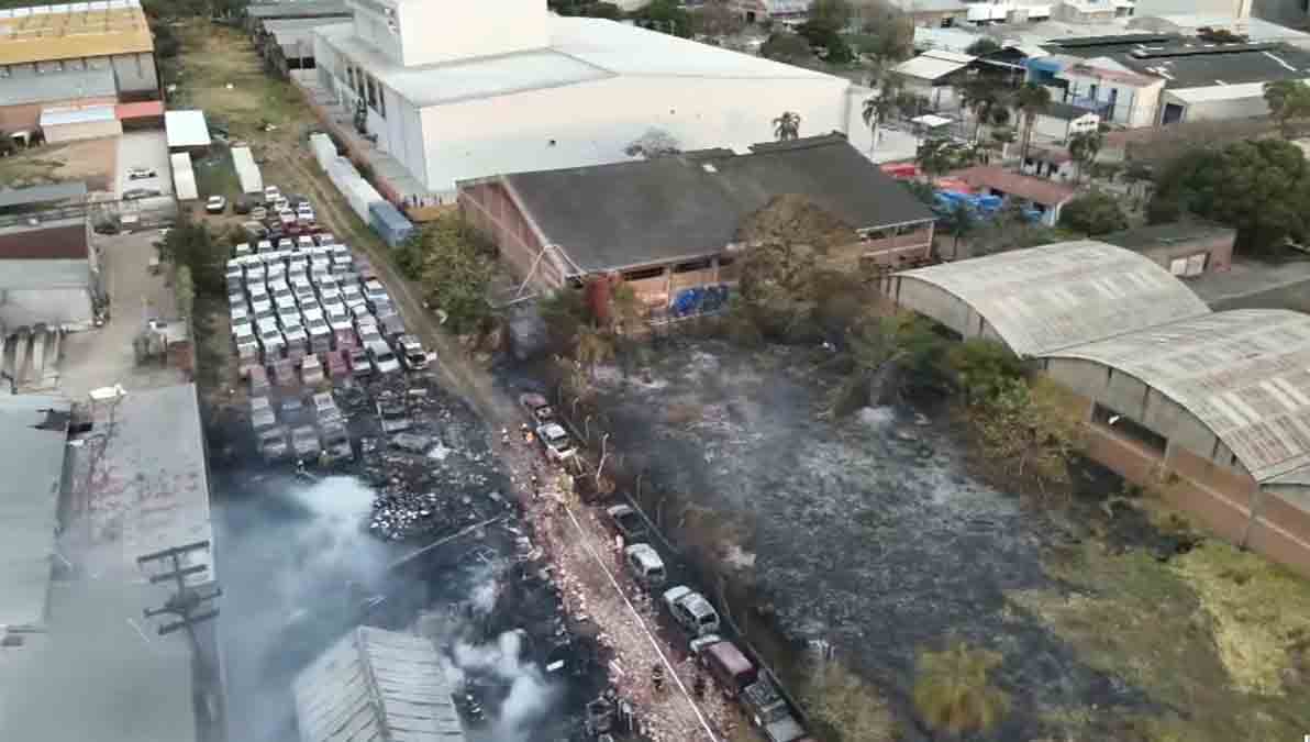 incendio en depósito de la gobernación de Santa Cruz