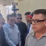abuchean a Jhony Fernández