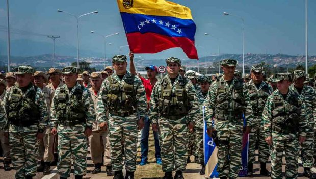 militares venezolanos a Colombia