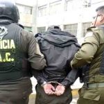 policía aprehendido