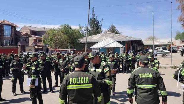 policías en Cochabamba