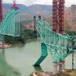 el puente colapsado en el oeste de China