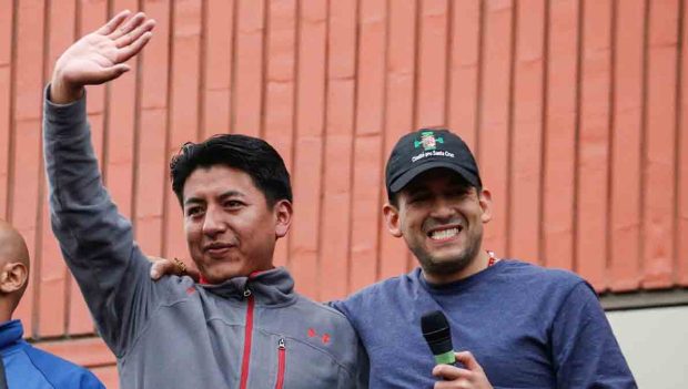 Camacho y Pumari llegan a La Paz para audiencia