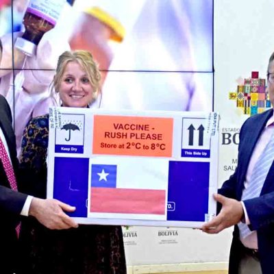 Chile dona 50.000 dosis de vacunas a Bolivia