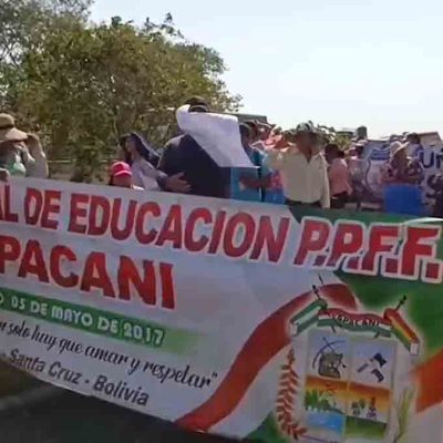 protesta de padres de familia en Yapacaní