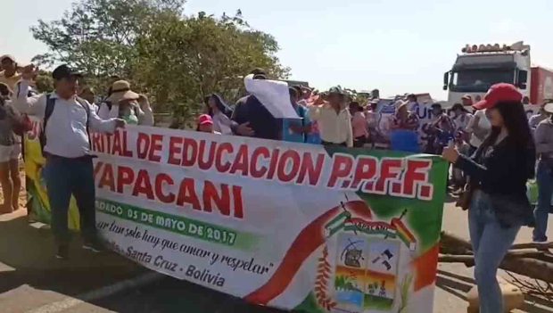 protesta de padres de familia en Yapacaní