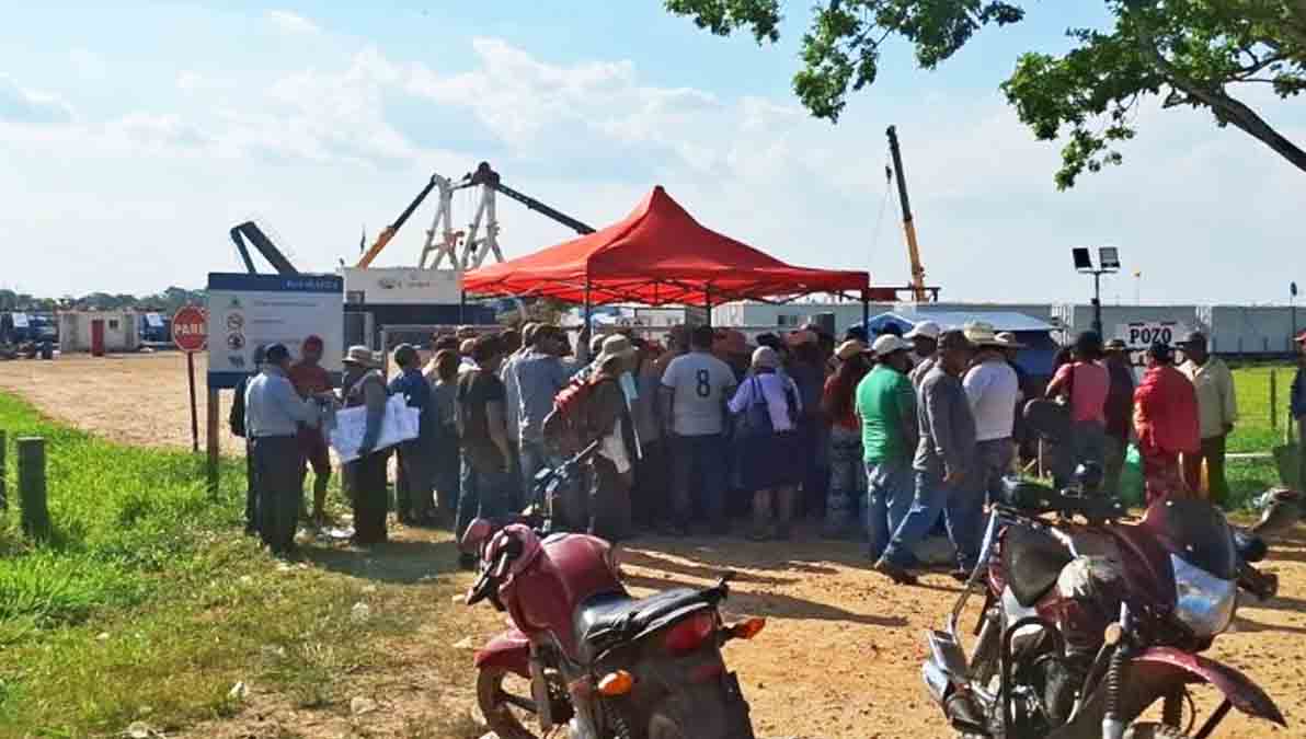 pobladores de San Juan en asamblea
