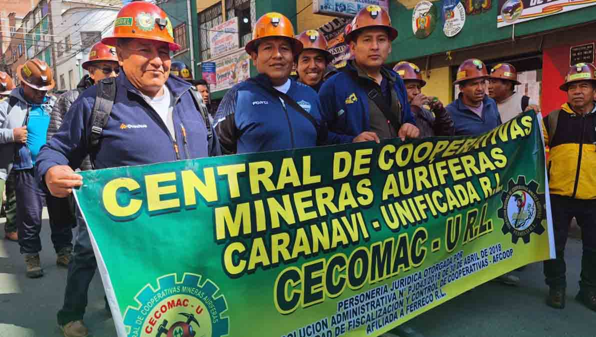 marcha de cooperativistas mineros en La Paz