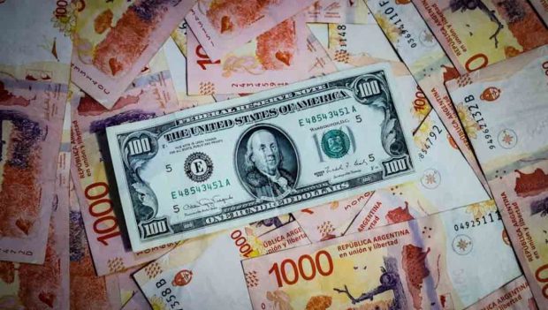 frenan suba de dólar en Argentina