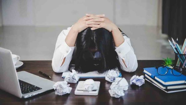 estrés causa migraña