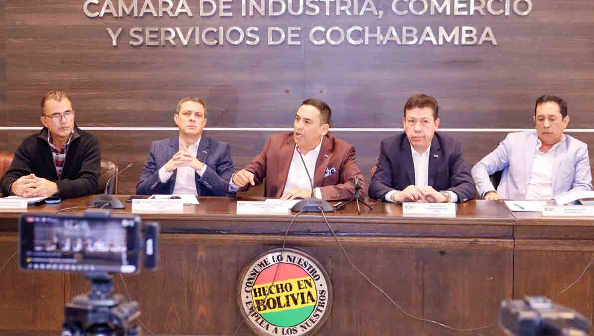 ejecutivas de la ICAM y representantes de las empresas