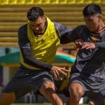 jugadores de The Strongest en paro
