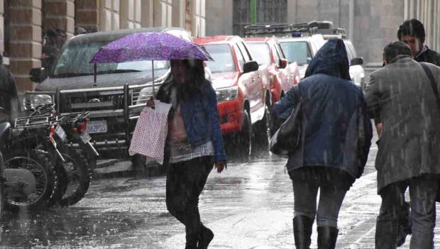 Alertan de lluvias en La Paz y El Alto