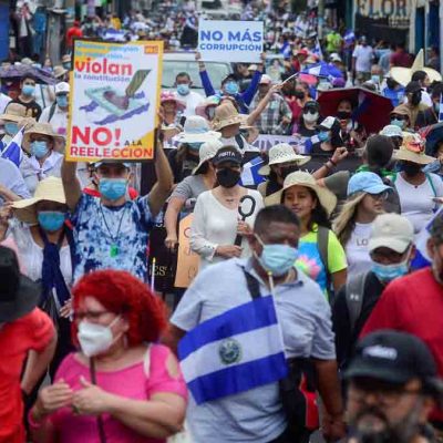 Marcha de opositores a bukele