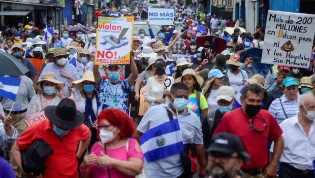 Marcha de opositores a bukele