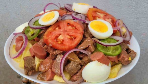 Cochabamba elige al pique como plato favorito