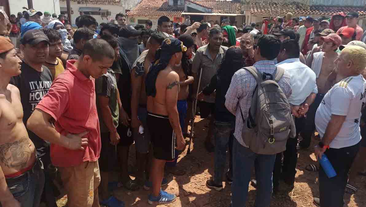 reclusos de Mocoví en motín