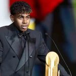 Lamine Yamal se alza con el Trofeo Kopa 2025