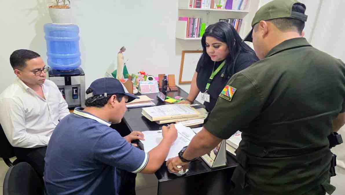 Luis Arce Mosqueira en la Fiscalía