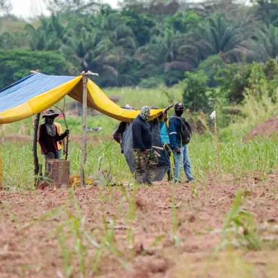 avasalladores en el predio Patujú