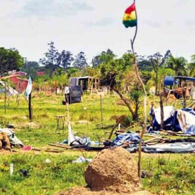 un predio avasallado en Santa Cruz