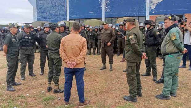 policías se alistan para intervenir avasallamientos
