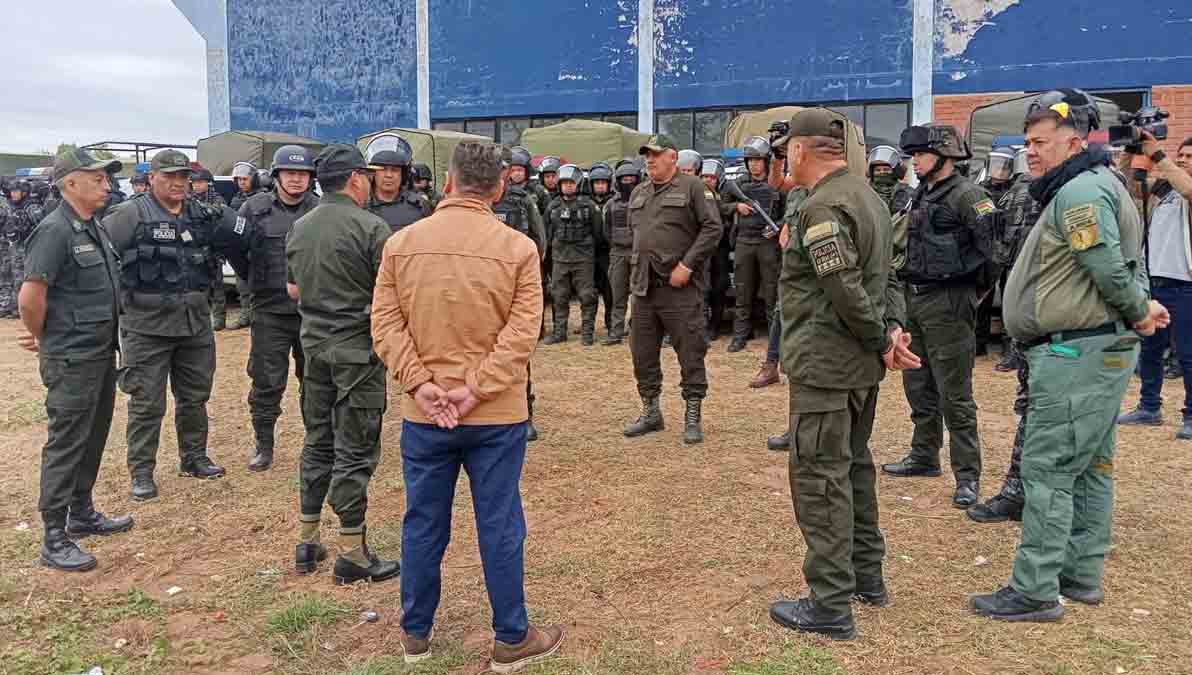 policías se alistan para intervenir avasallamientos